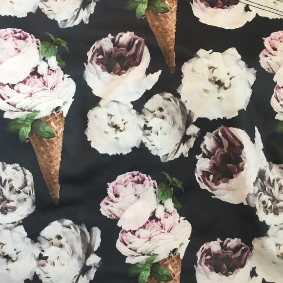 ❌SOLD❌Kortni Jeane Ice Cream Floral SwimTop - Picture 6 of 7